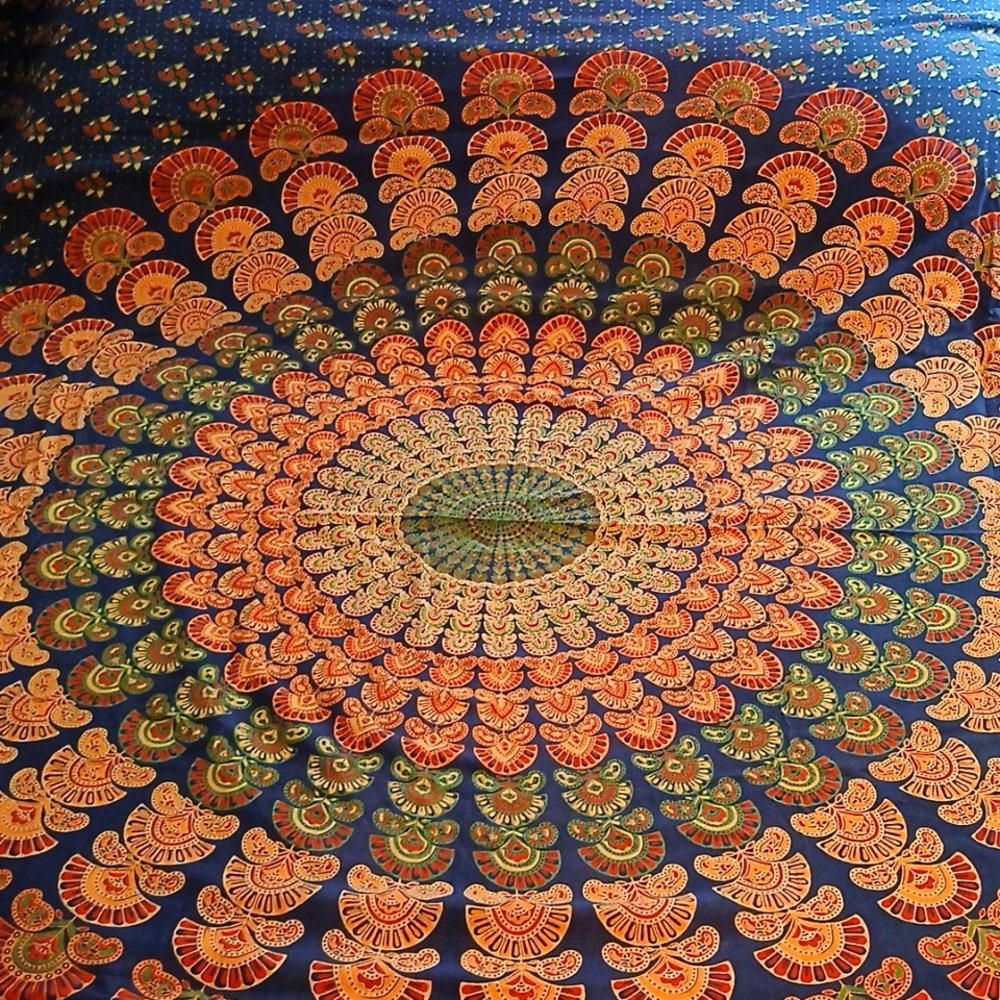 Beautiful Vintage Bedspead - Picture 3 of 10